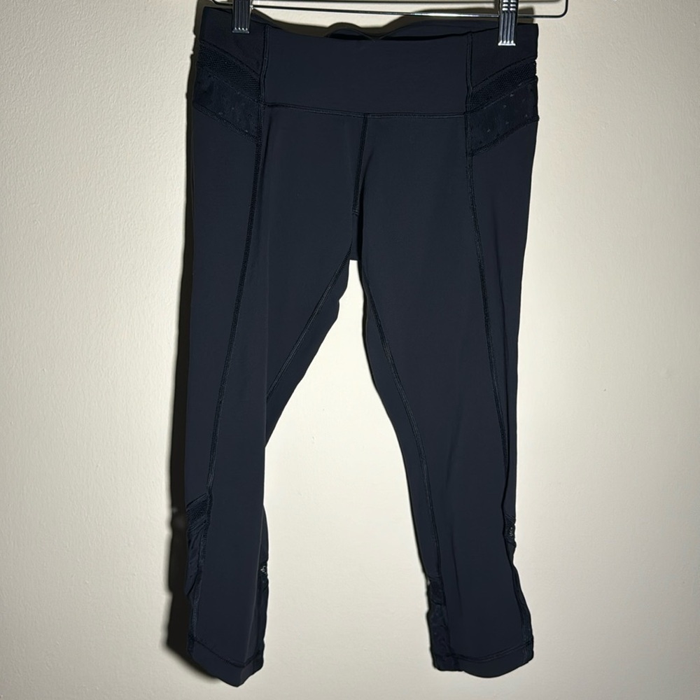 Lululemon size 4